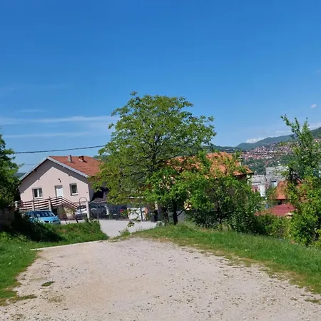 Prázdninový dům House Above *