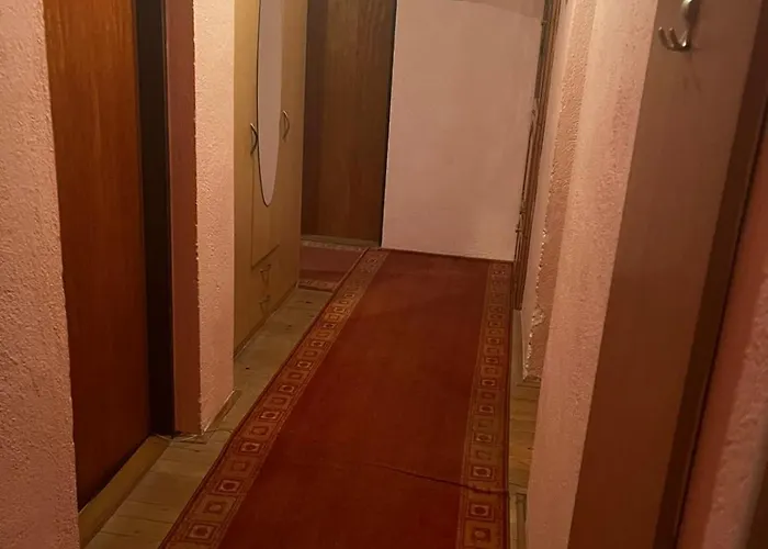 House Above * 塞拉耶佛