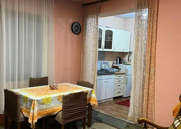 House Above 塞拉耶佛