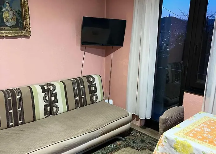 House Above * 塞拉耶佛